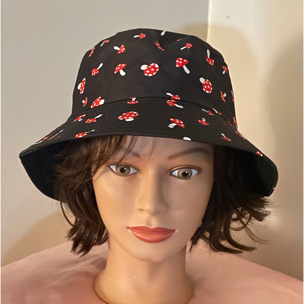 Retro Mushroom ๐ Print bucket hat